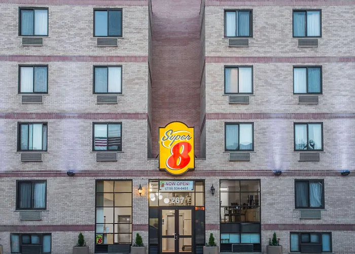 Super 8 By Wyndham Brooklyn / Park Slope Hotel
