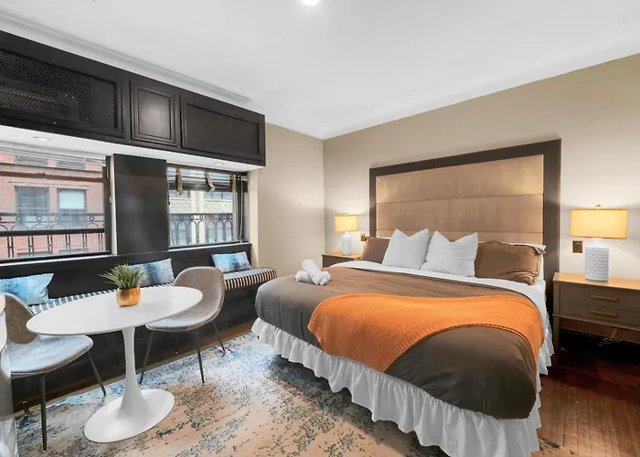 Nyc Apartment In The Best Location! Walking Distance To Everything!