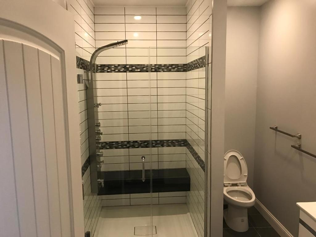 Halsey Manor: Luxurious 2-bedroom Appartement