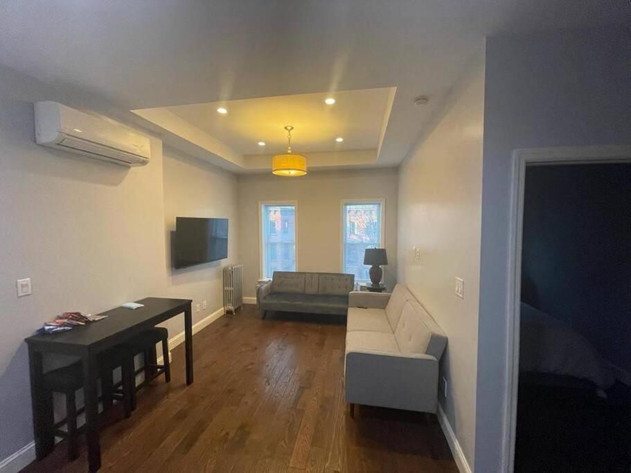 Halsey Manor: Luxurious 2-bedroom Appartement *