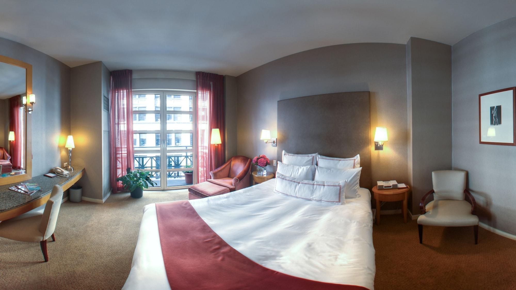 Hotel Giraffe By Library Collection New York City