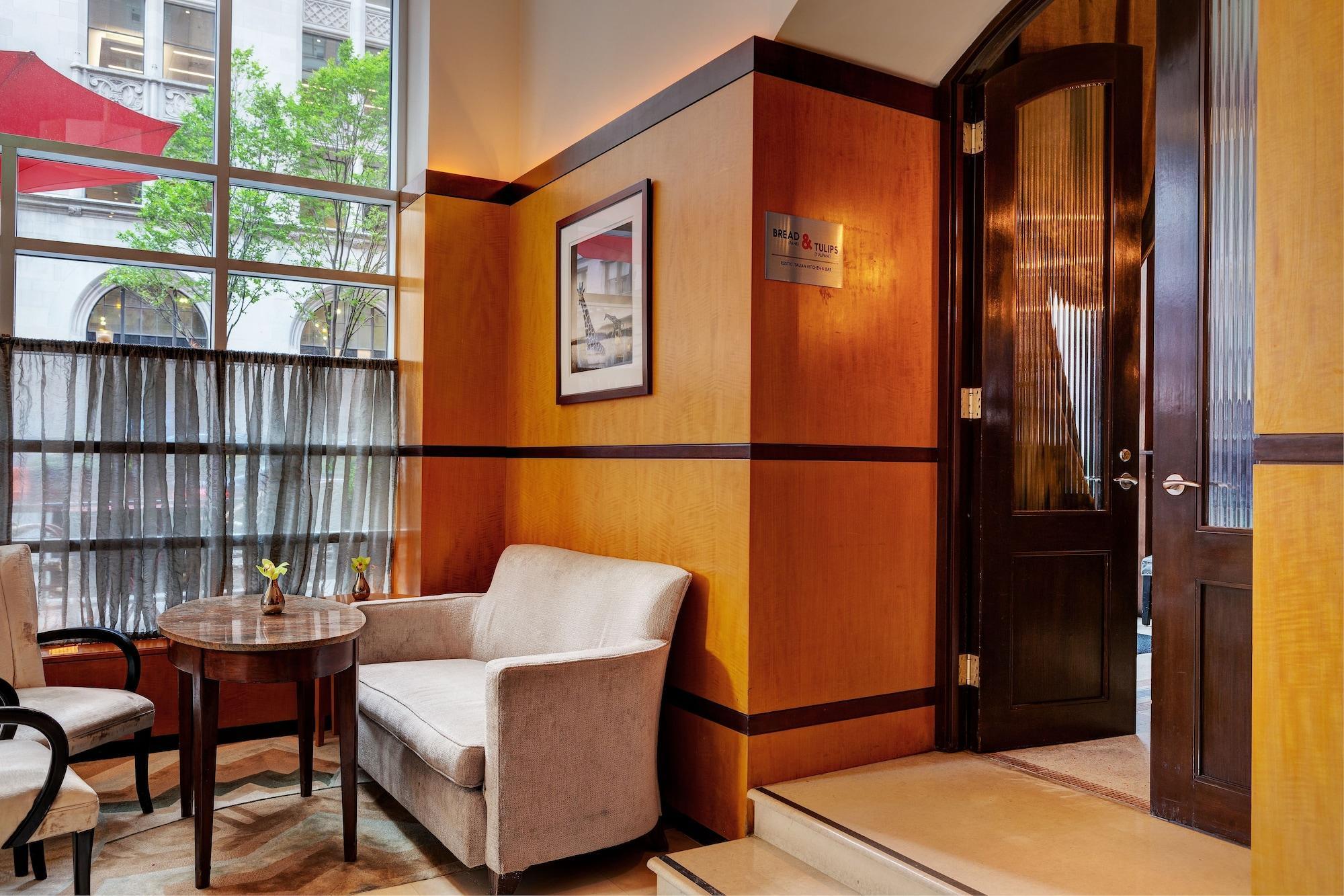 Giraffe By Library Collection 4* New York City