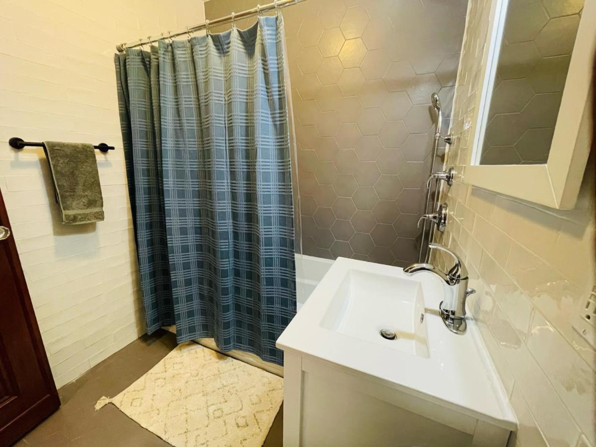 Historic Brownstone - Newly Renovated Brownstone On Historic Street With Outdoor Space Сasa de vacaciones Nueva York