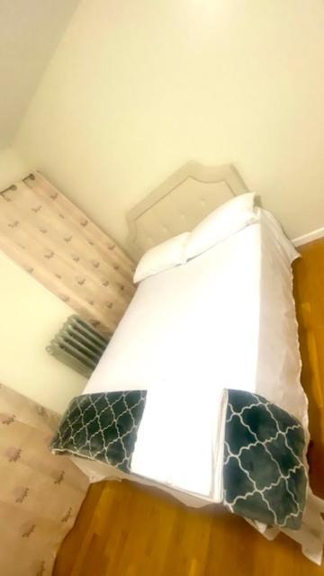 Minutes From Jfk, Beautiful With Peaceful, Cosy, Private Séjour chez l'habitant New York