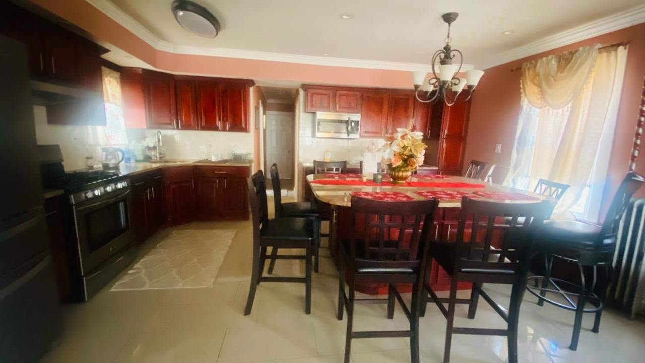 Séjour chez l'habitant Minutes From Jfk, Beautiful With Peaceful, Cosy, Private *