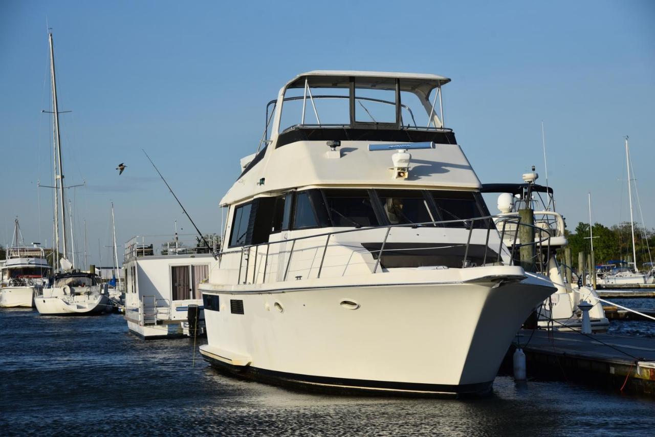 Romantic @ Ocean 3-deck Yacht * New York City