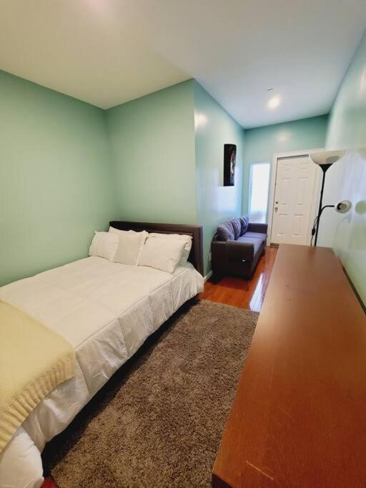 Apartamento Beautiful Bedroom In A Private With Access To Patio Nova York