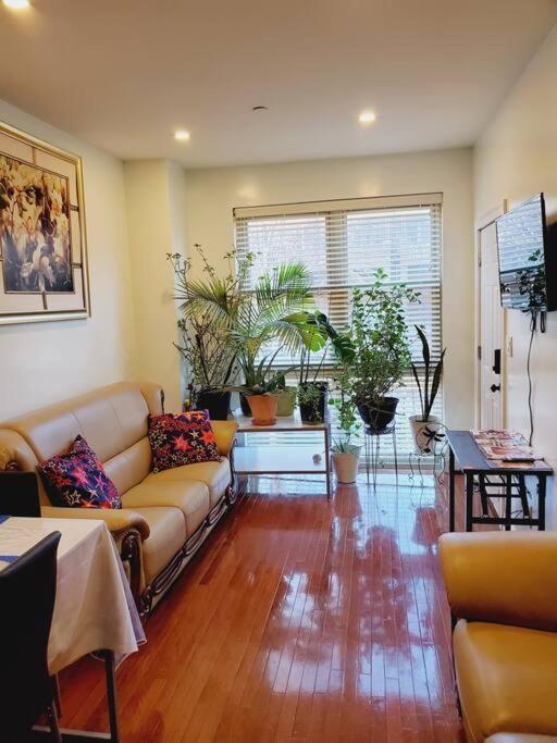 Beautiful Bedroom In A Private With Access To Patio Apartamento *