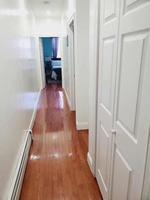 Beautiful Bedroom In A Private With Access To Patio Nova York