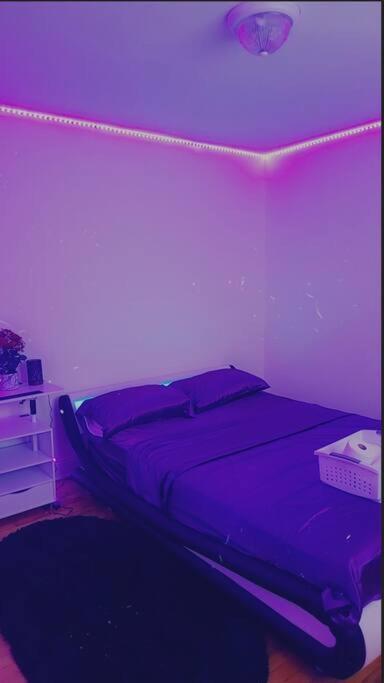 Townhouse In Oakland Gardens Appartement New York