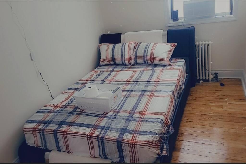 Townhouse In Oakland Gardens Appartement New York