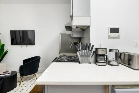 91-2a Stylish 3br 2bth With W D Lejlighed New York