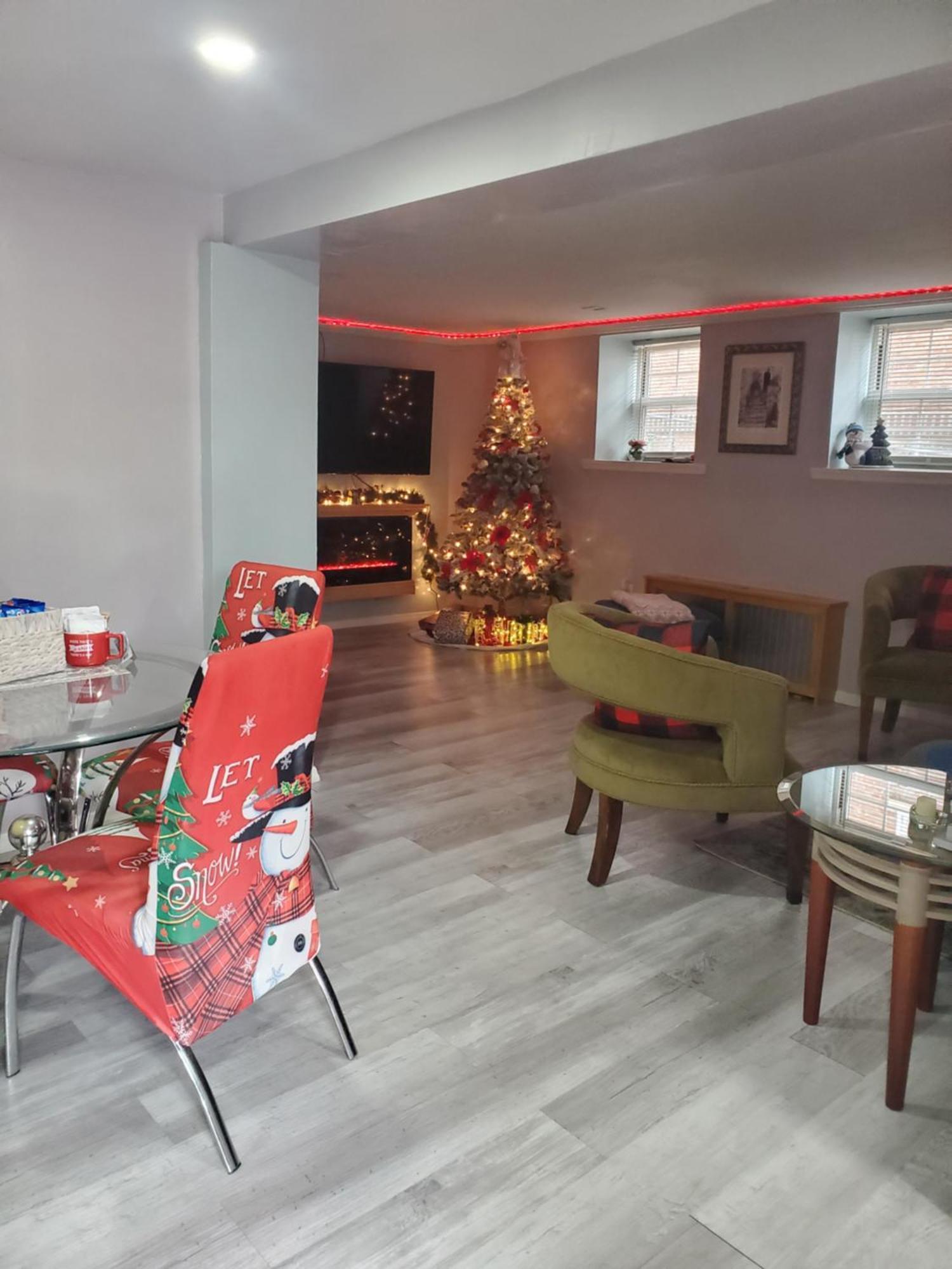 Lovely 2 Bedroom With 2 Entrance And Parking Appartamento *