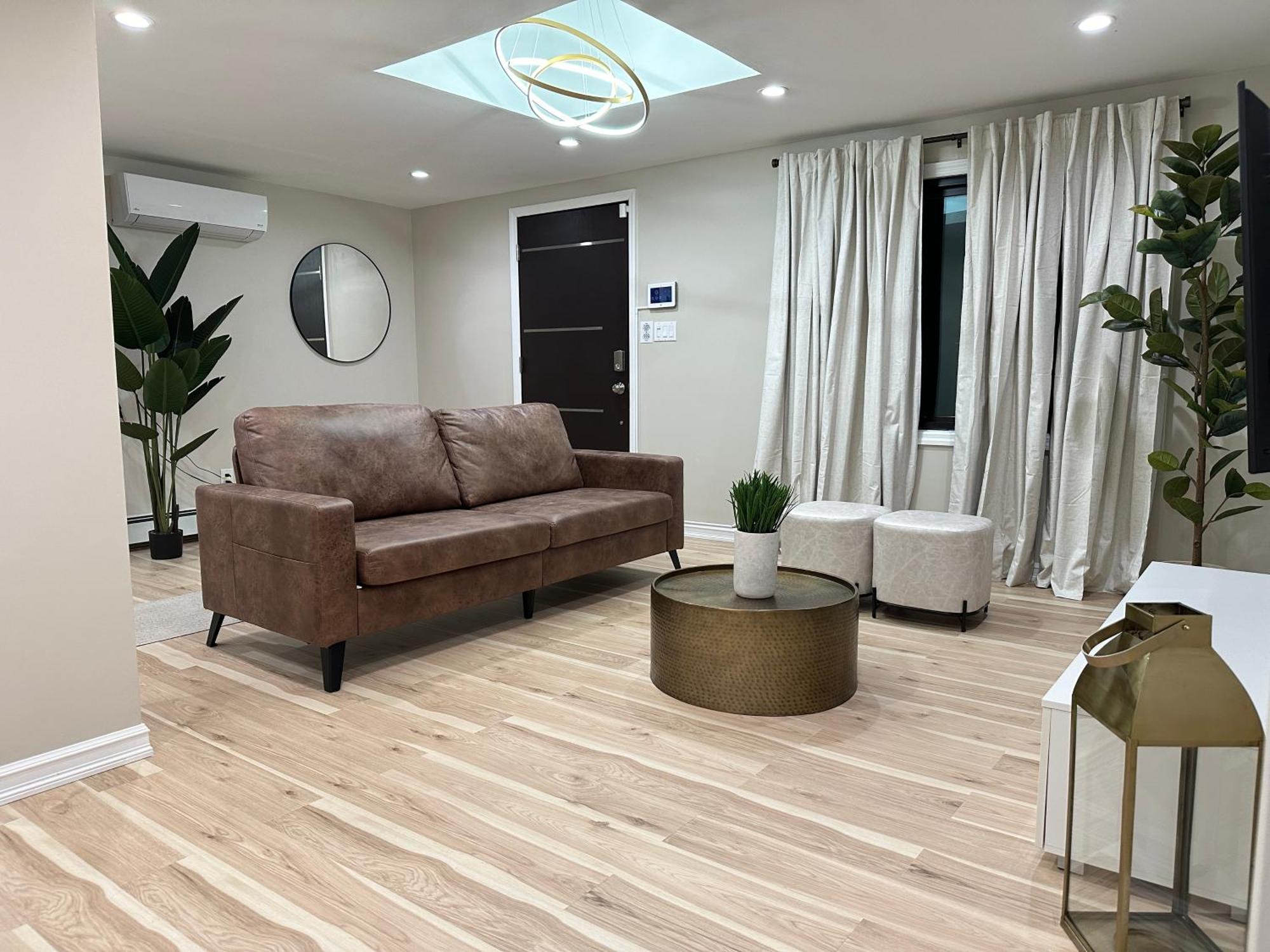 Spacious 3br Detach House W/parking In Quiet Area Сasa de vacaciones