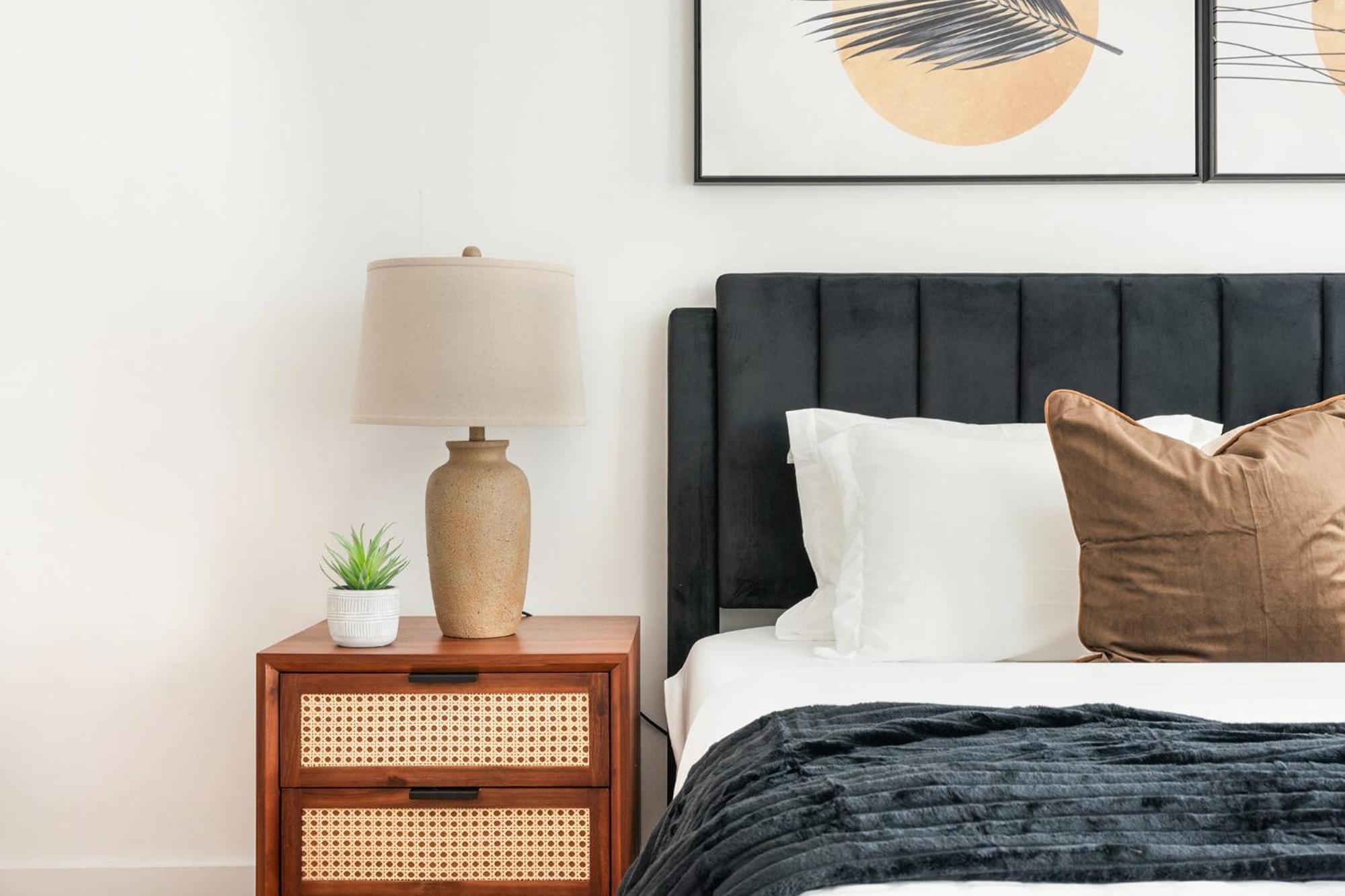444-2e Modern 2br Hell's Kitchen Apartment New York