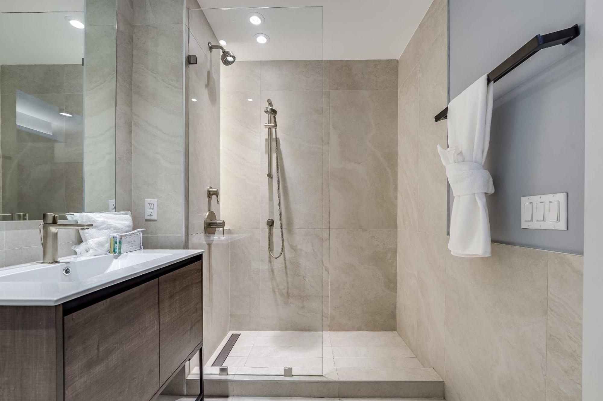 Global Luxury At The Arches Hotel New York