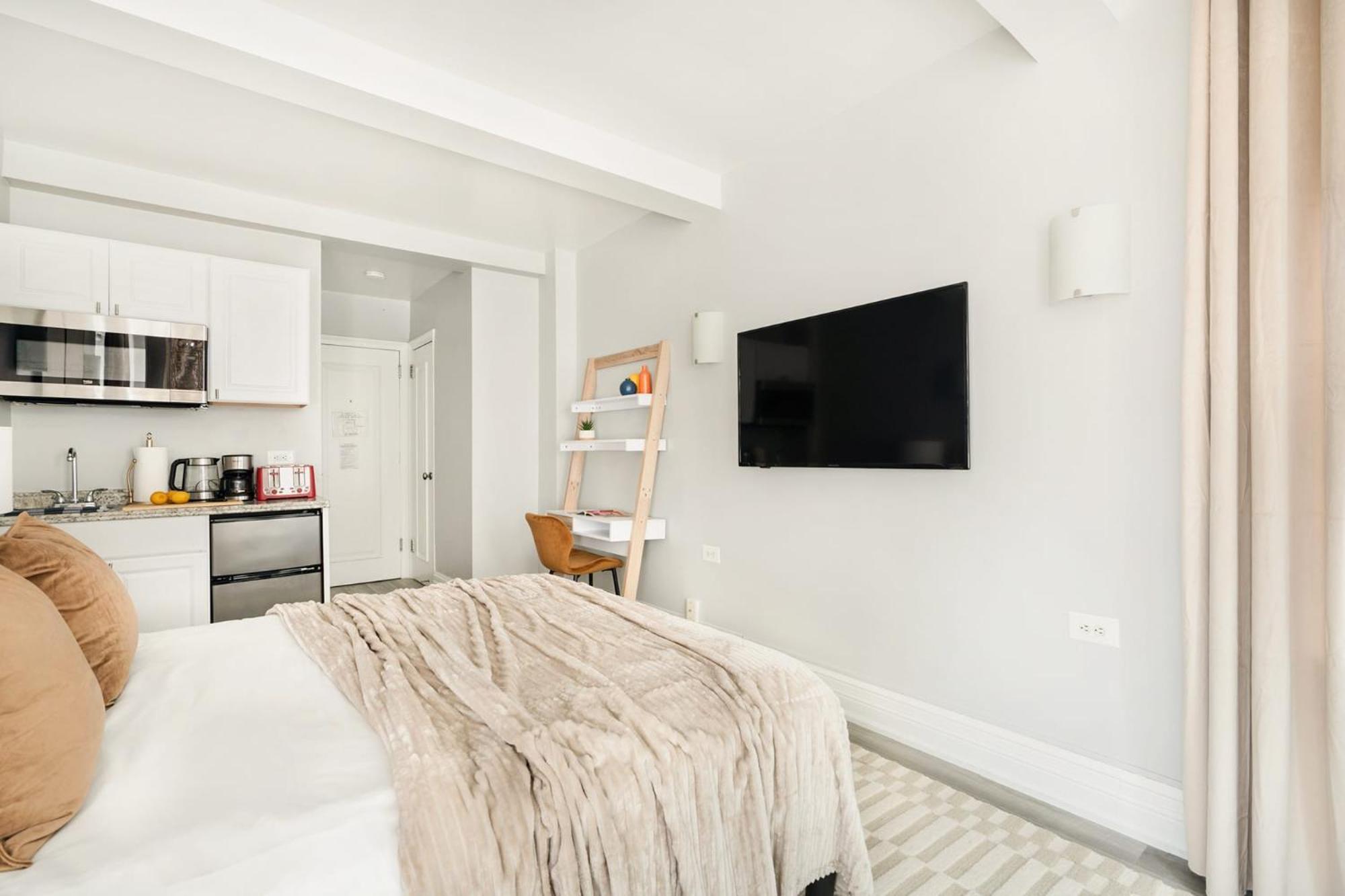 73-1503 Newly Reno Uws Doorman Gym Laundry Appartement *