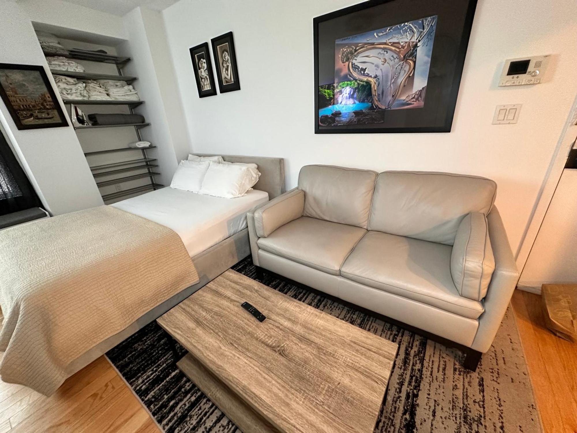 Modern Studio With Private Bathroom And Kitchen * New York City