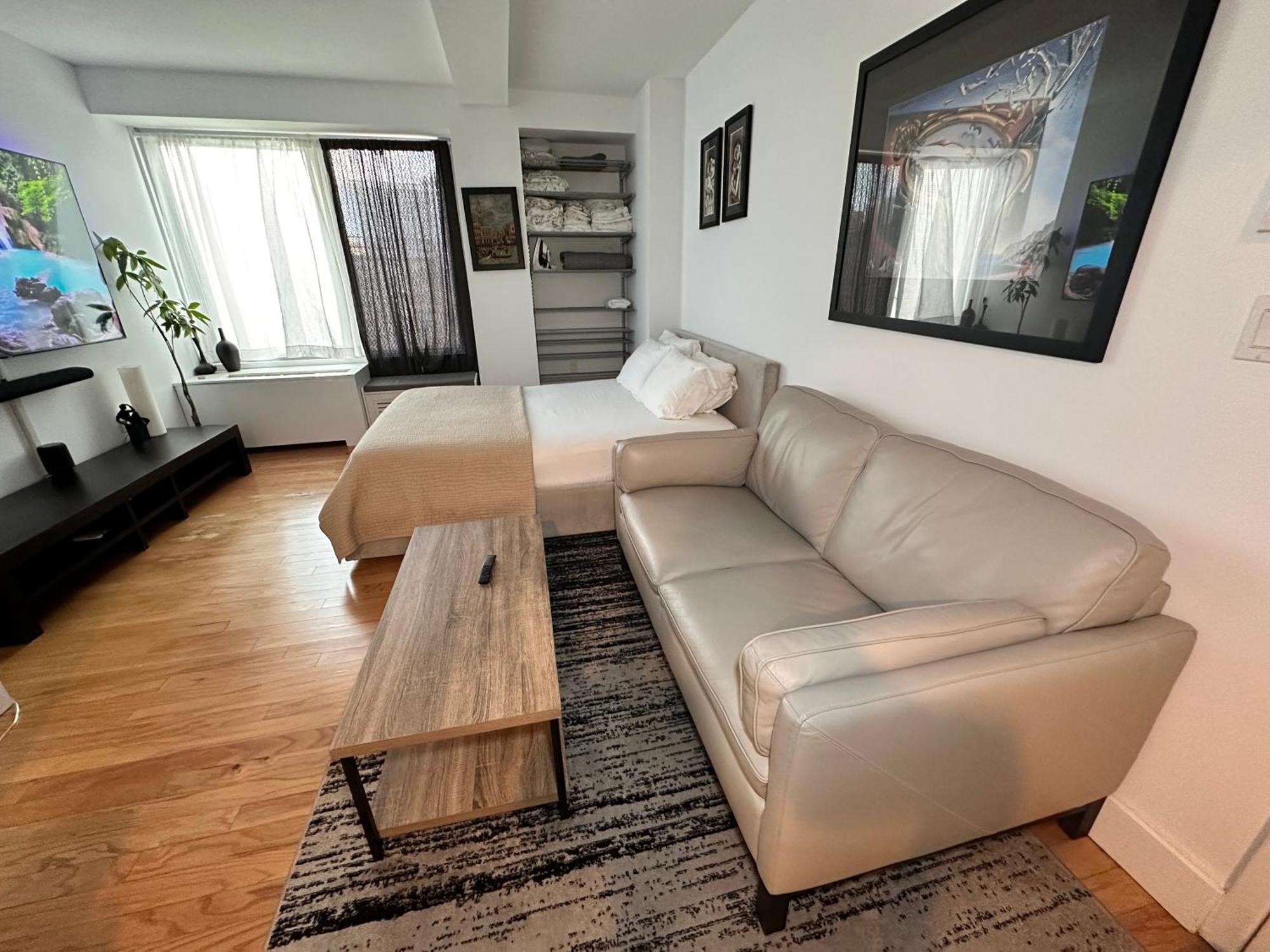 Modern Studio With Private Bathroom And Kitchen New York City