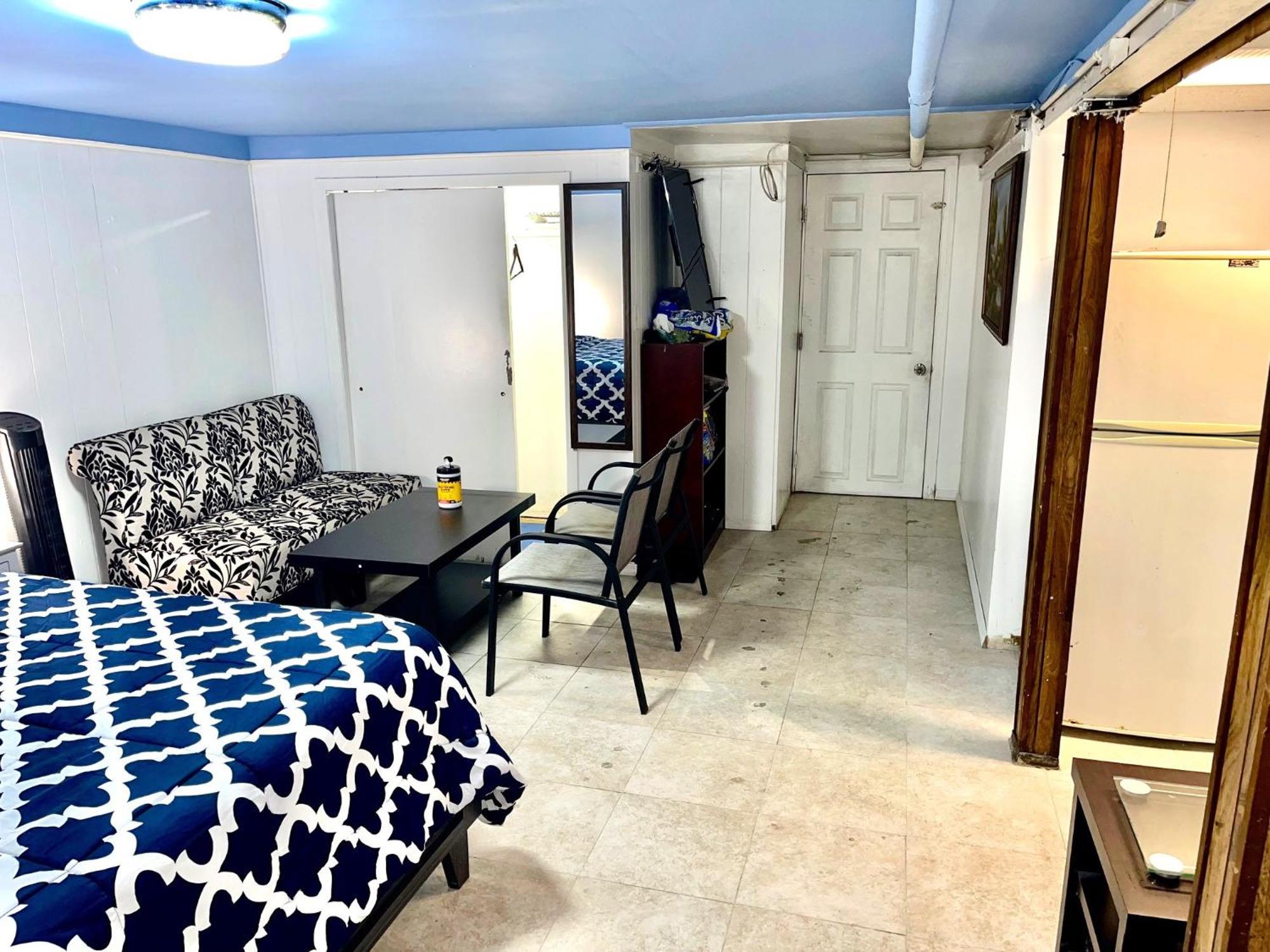 Lga Airport Near, Walk In Bsmt In A Private House! New York