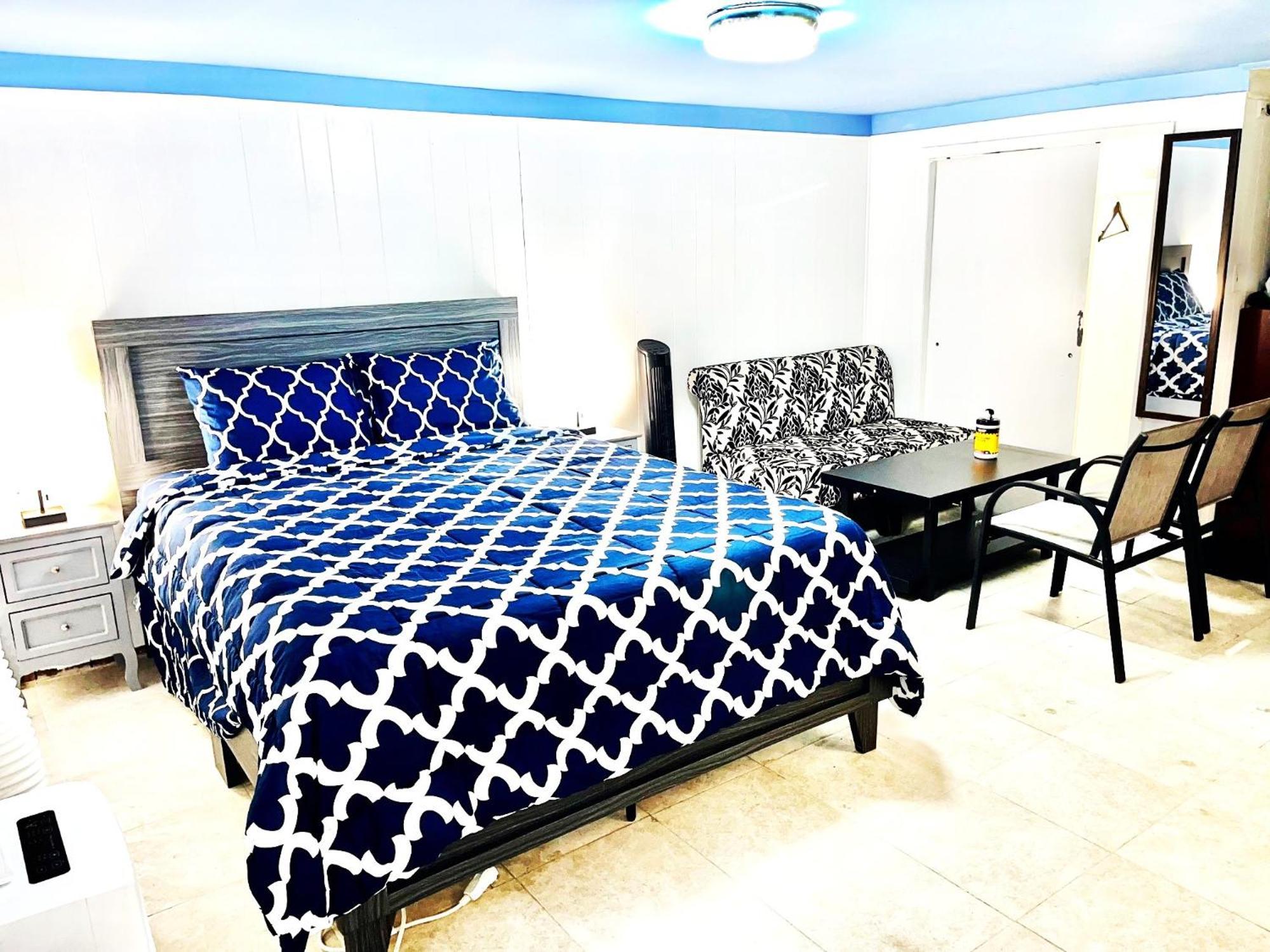 Apartment Lga Airport Near, Walk In Bsmt In A Private House! New York