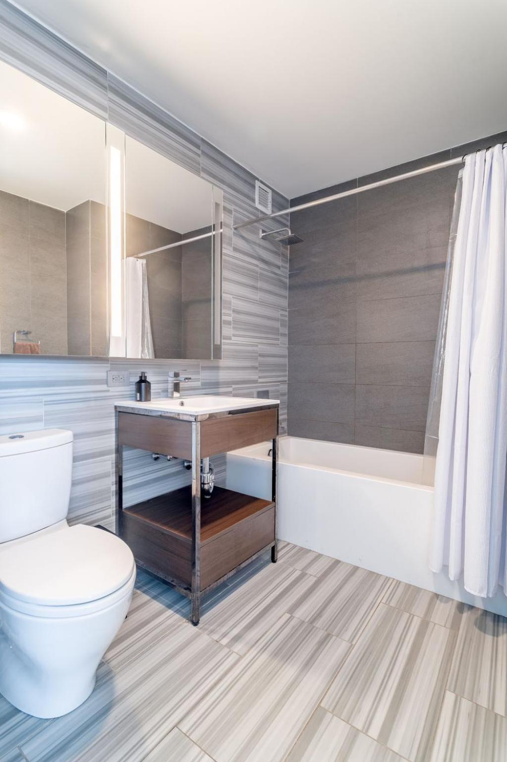Luxx 2 Bed 1,5 Bath Apt Midtown * New York City