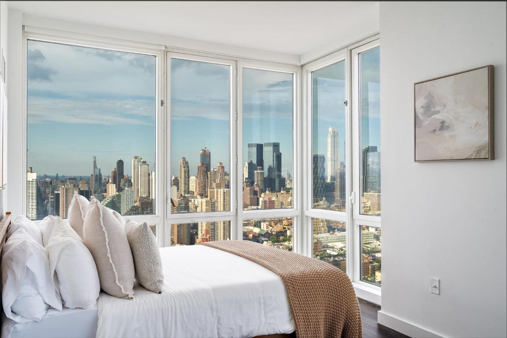 Luxx 2 Bed 1,5 Bath Apt Midtown * New York City