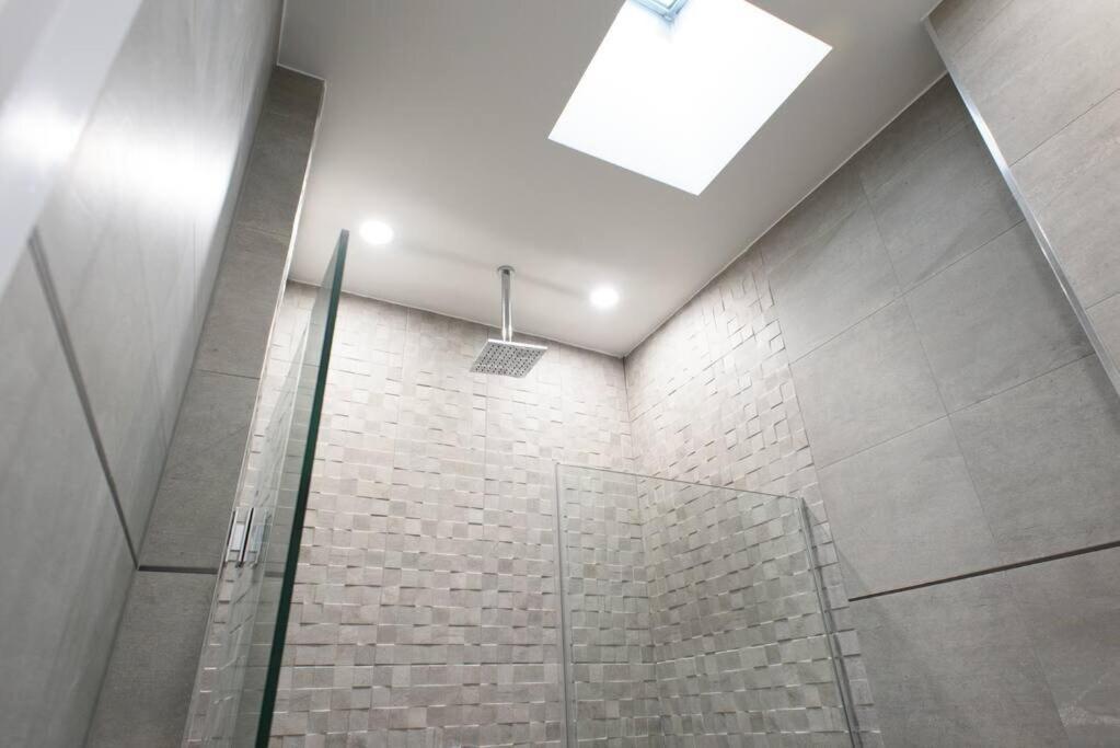 Appartement 78-4d Quality 1br W&d Skylight By Park