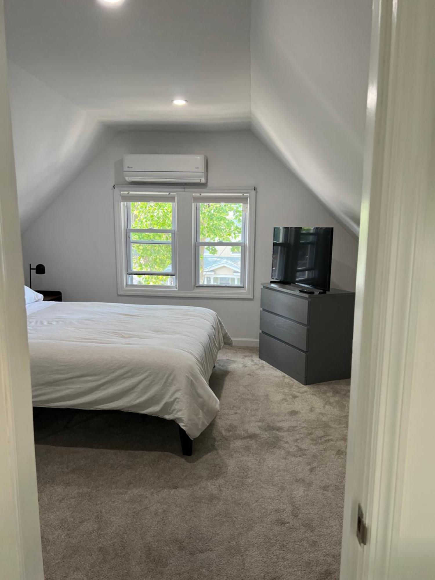 Modern & Cozy In Queens Near Train Station And Buses Nueva York