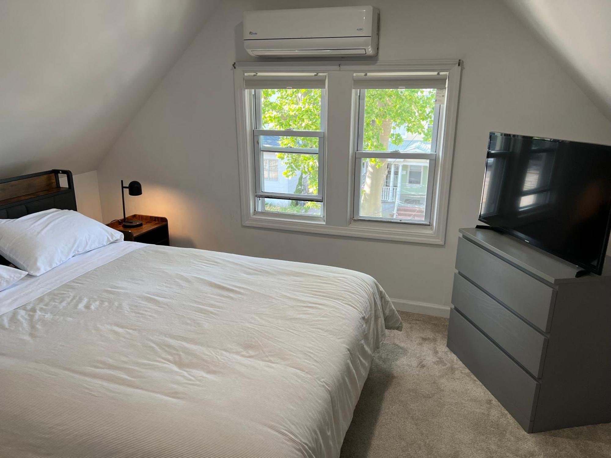 Modern & Cozy In Queens Near Train Station And Buses * Nueva York