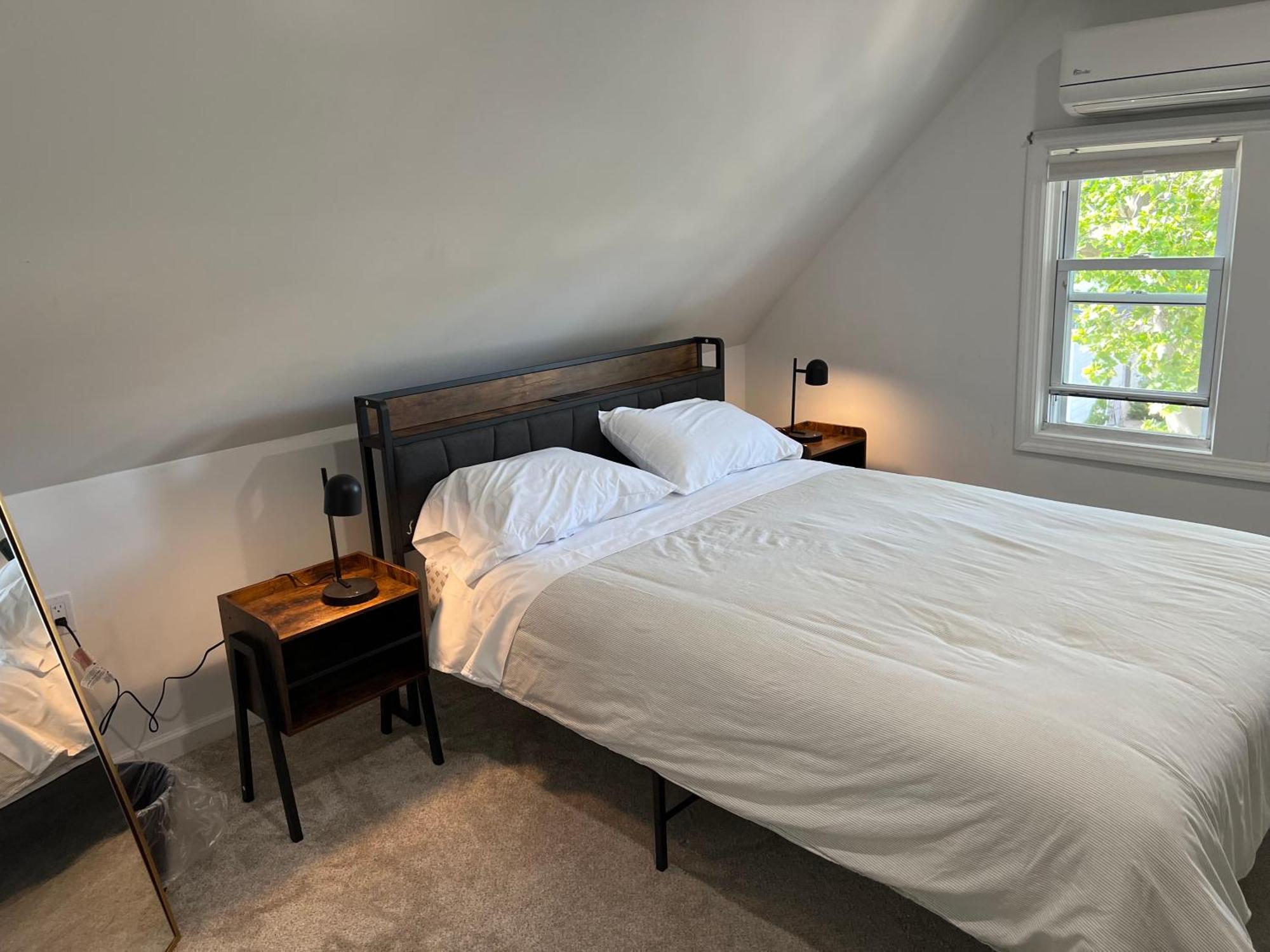 Habitación en casa particular Modern & Cozy In Queens Near Train Station And Buses *