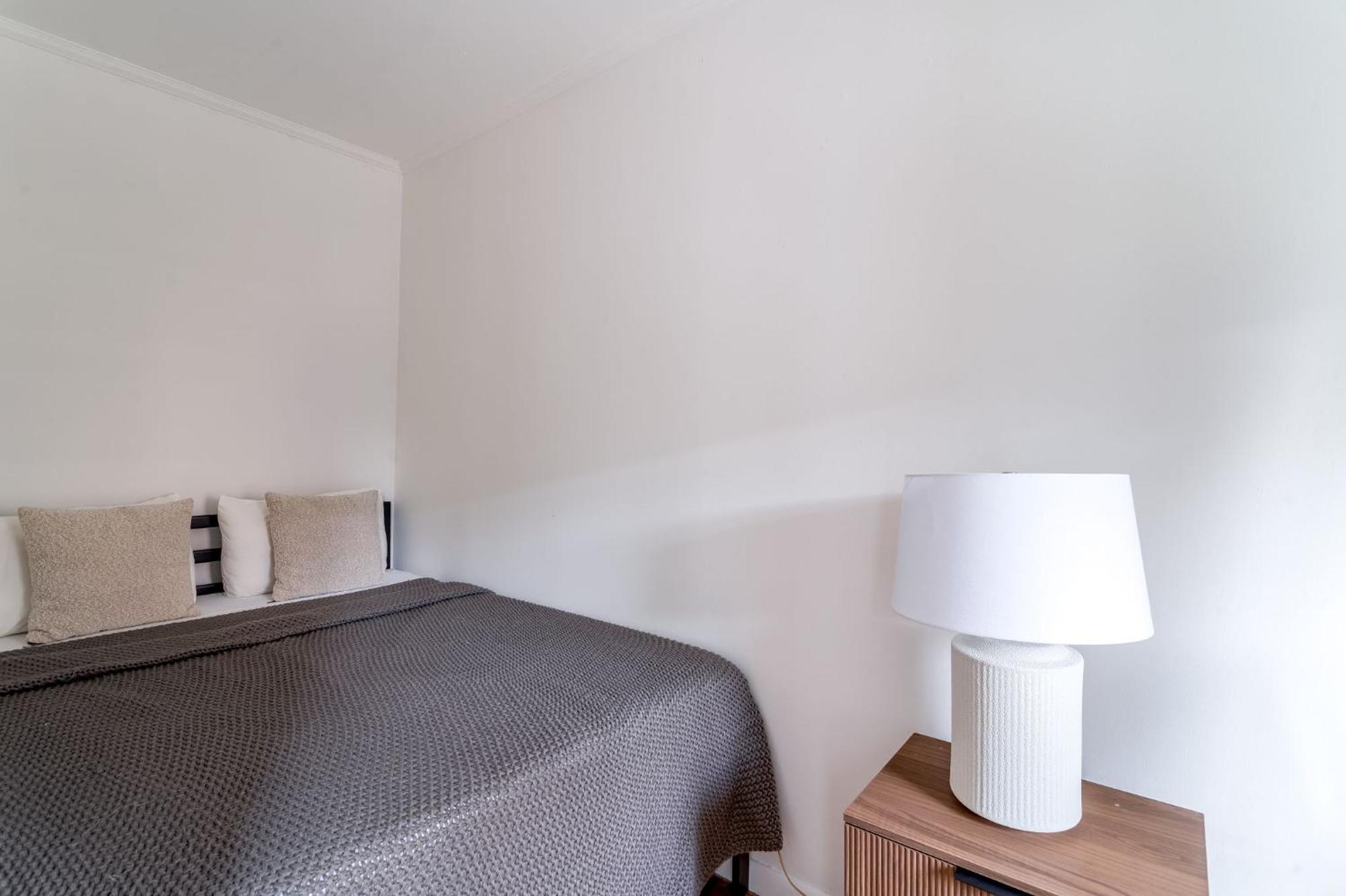 Wonderful 3bedroom 1bath Haven In Hells Kitchen Just Steps From Times Square Apartamento Nueva York