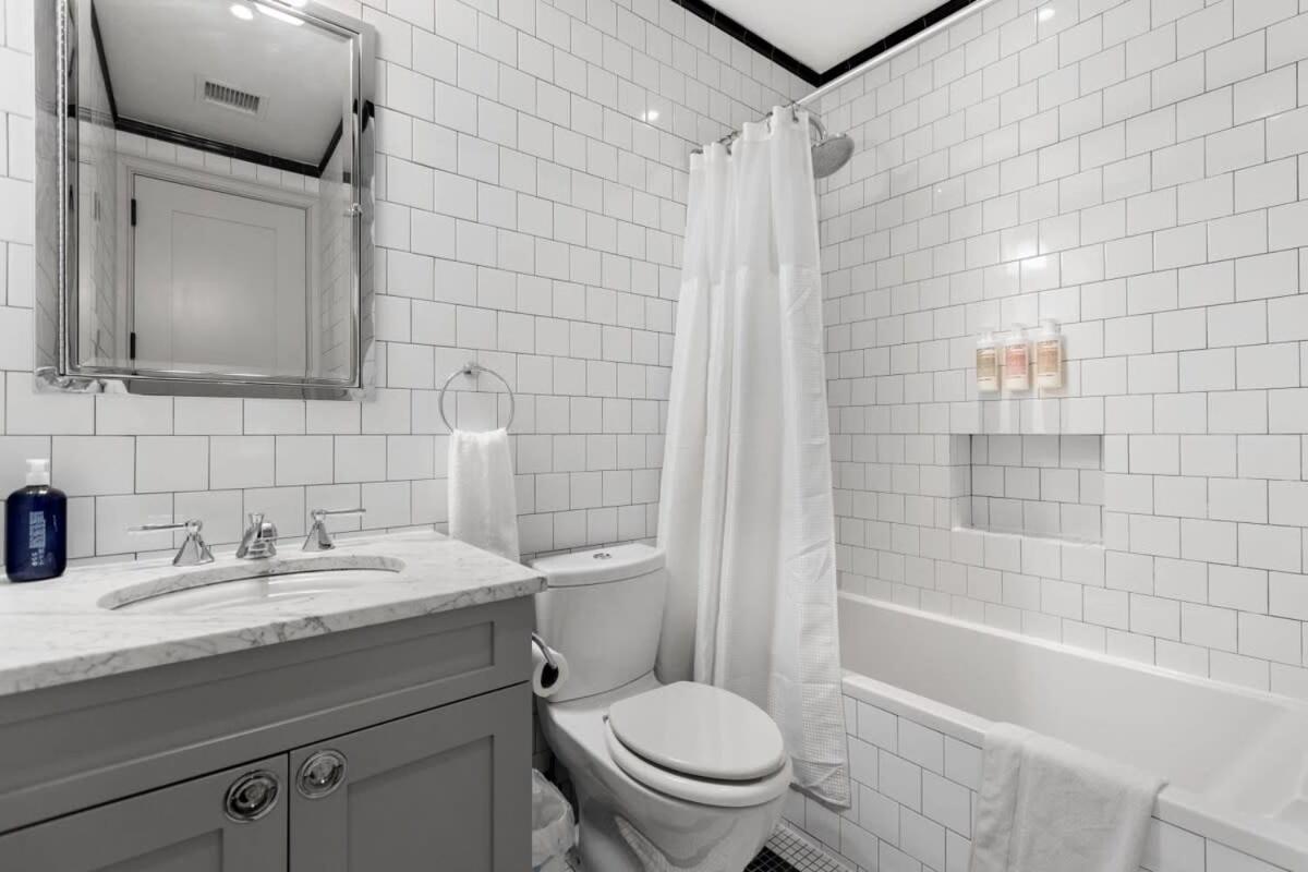 Linden Place Ii By Rove Travel 3 Bedroom Lenox Hill Appartement New York