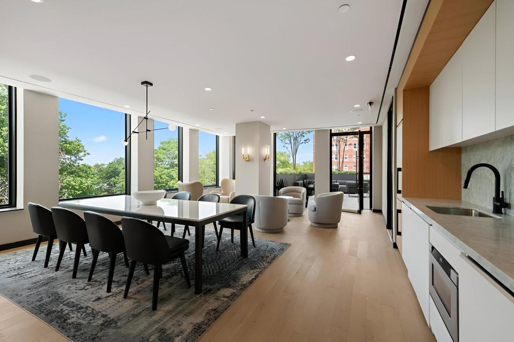 Luxury Meets Comfort Upscale In Brooklyn Appartement New York