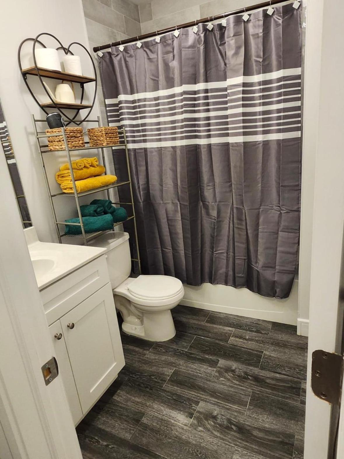 Comfy, Cozy, Affordable And Private - Free Parking Séjour chez l'habitant *