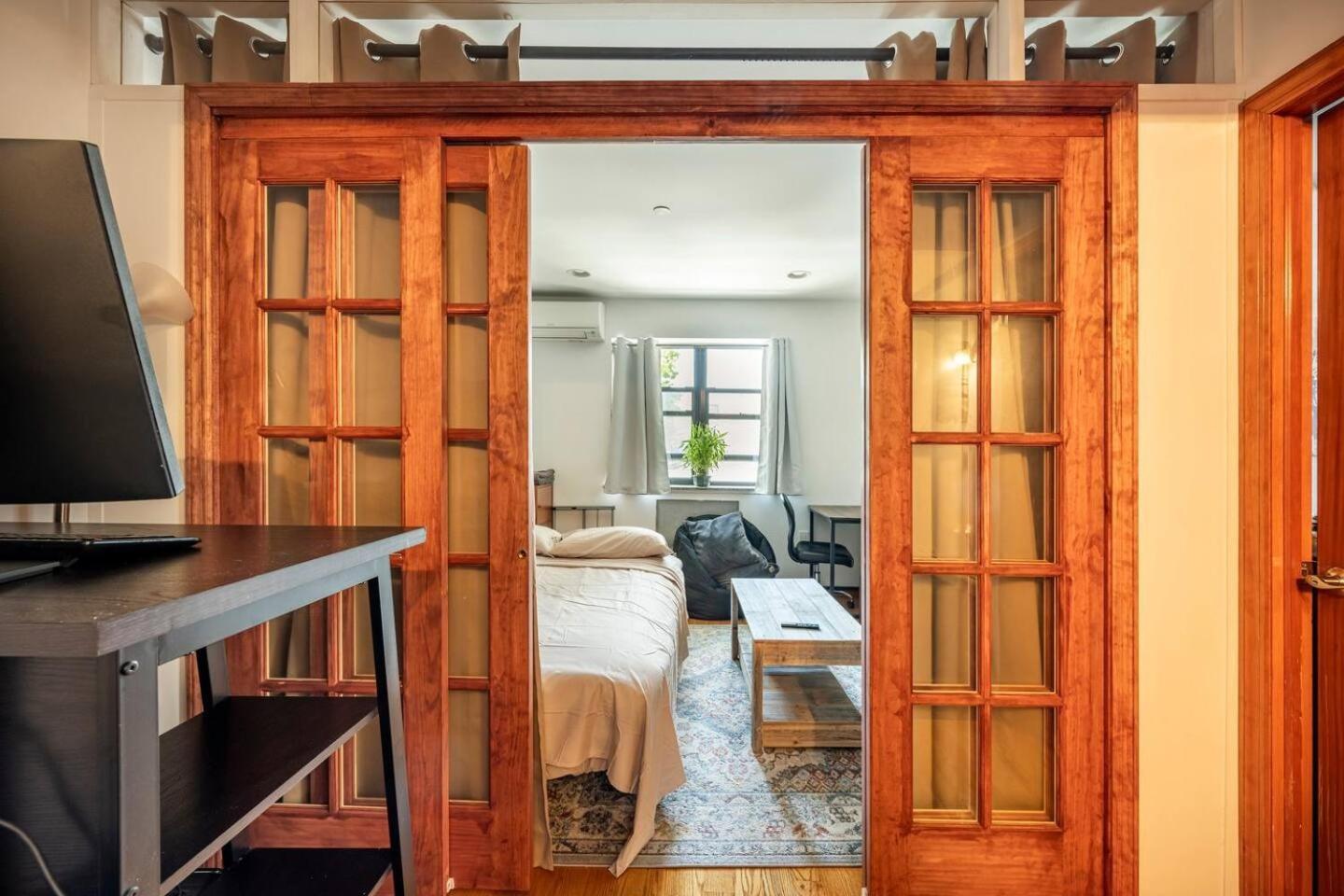 Location In Queens, Everything Is Near By Hospedagem domiciliar Nova York