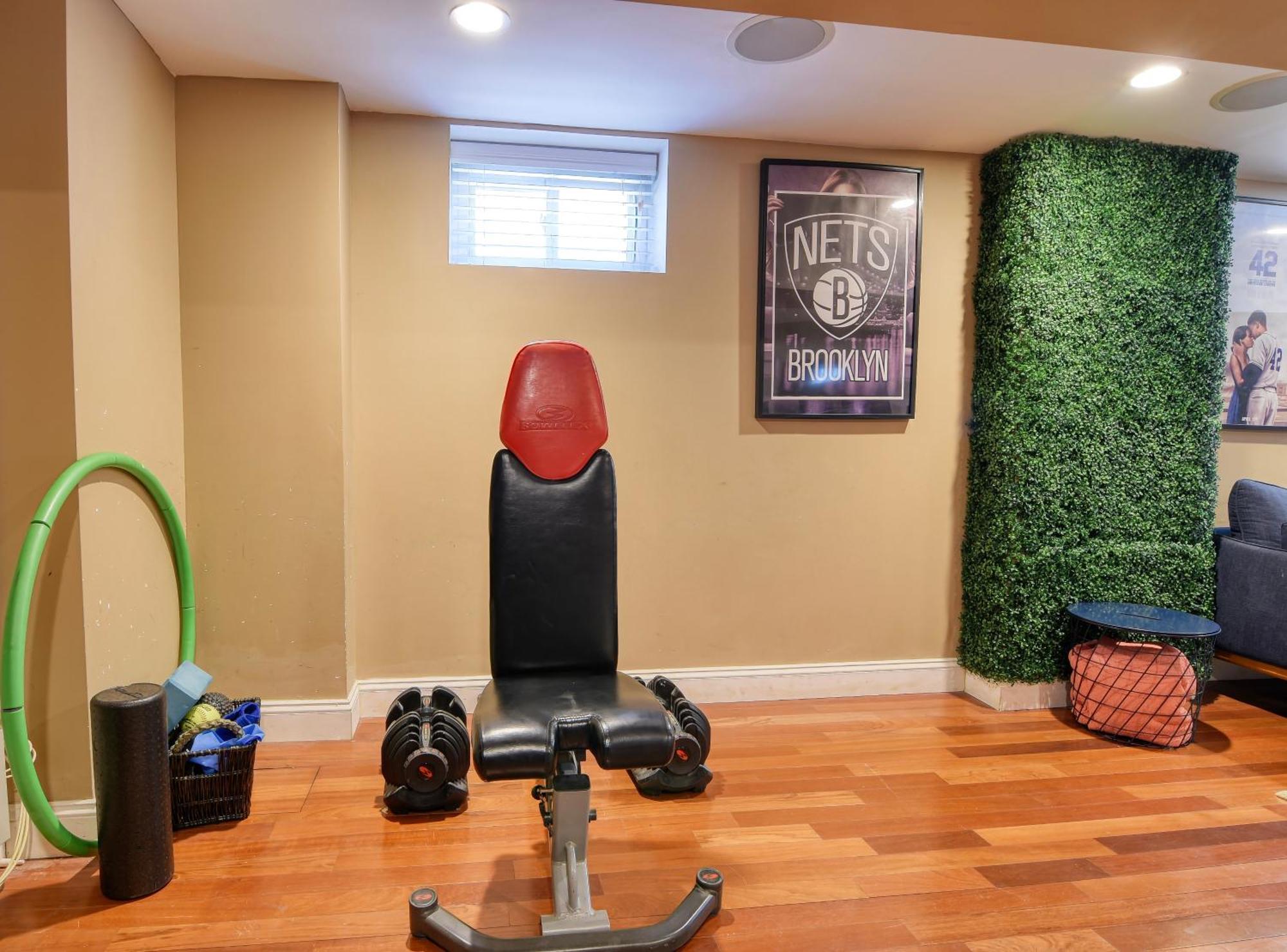 Prime Location, King Beds, Outdoor Space, Bbq Grill, Free Parking, Wifi, Luxe New York