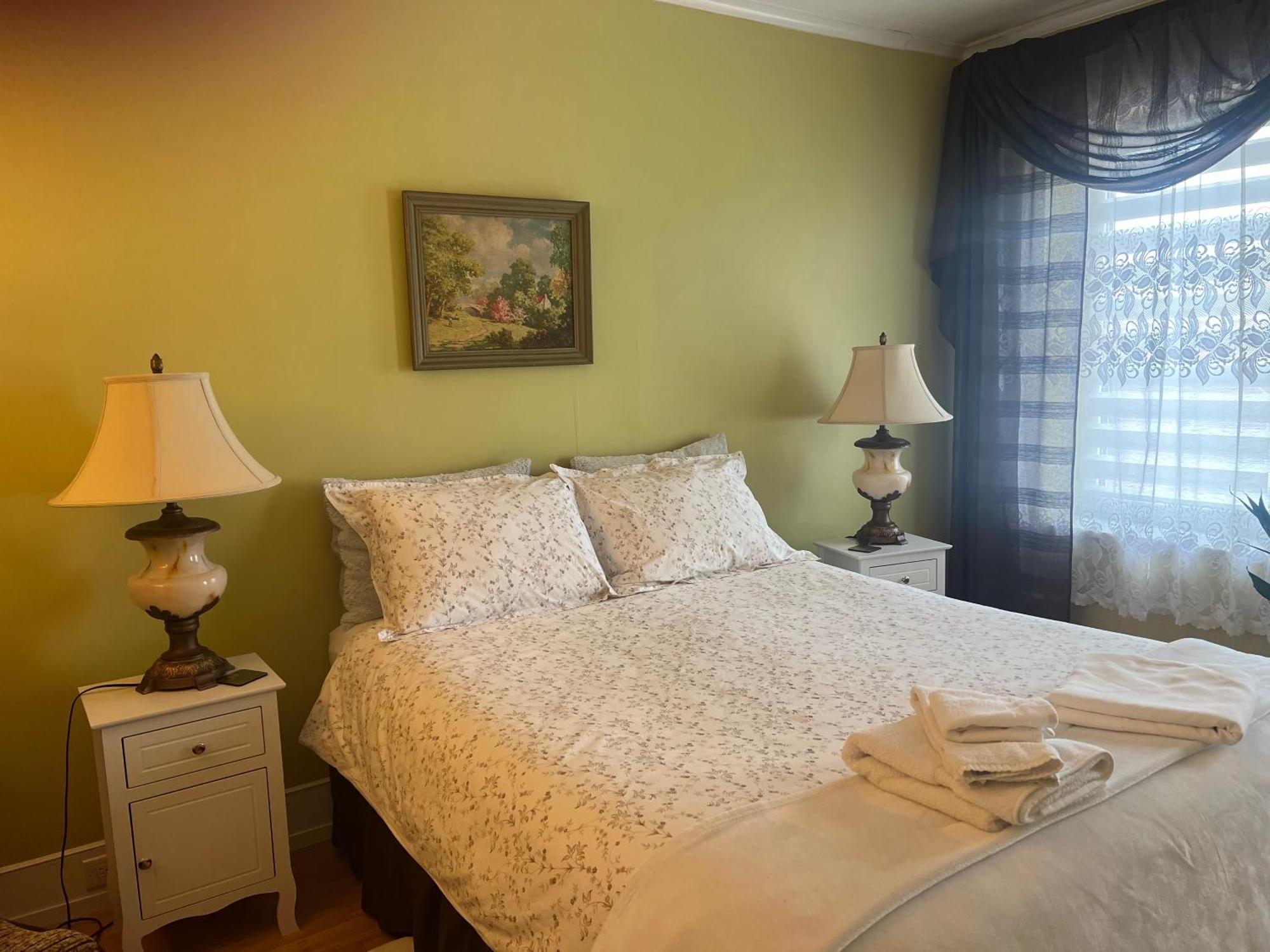 Comfort In Brooklyn - Shared With A Host House Spaces Accommodatie bij particulieren