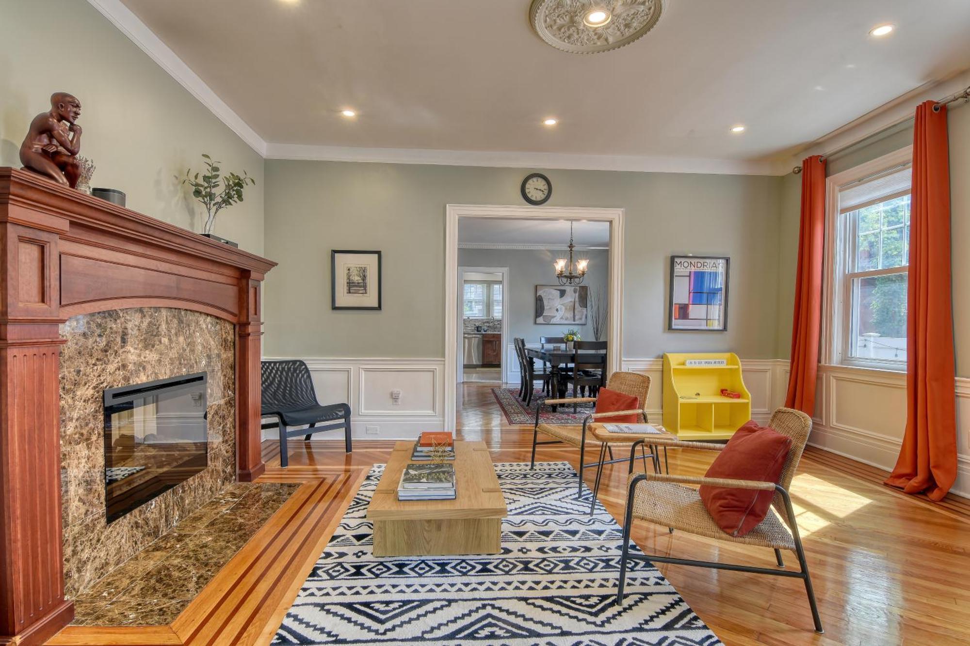 Prime Location, King Beds, Outdoor Space, Bbq Grill, Free Parking, Wifi, Luxe