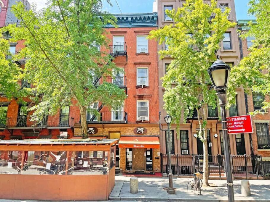 2br Great Location Short Walk To Times Square Appartement New York