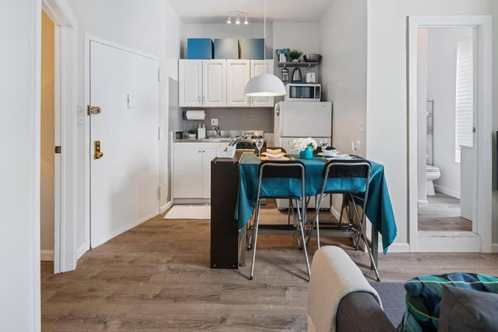 2br Great Location Short Walk To Times Square Appartement New York