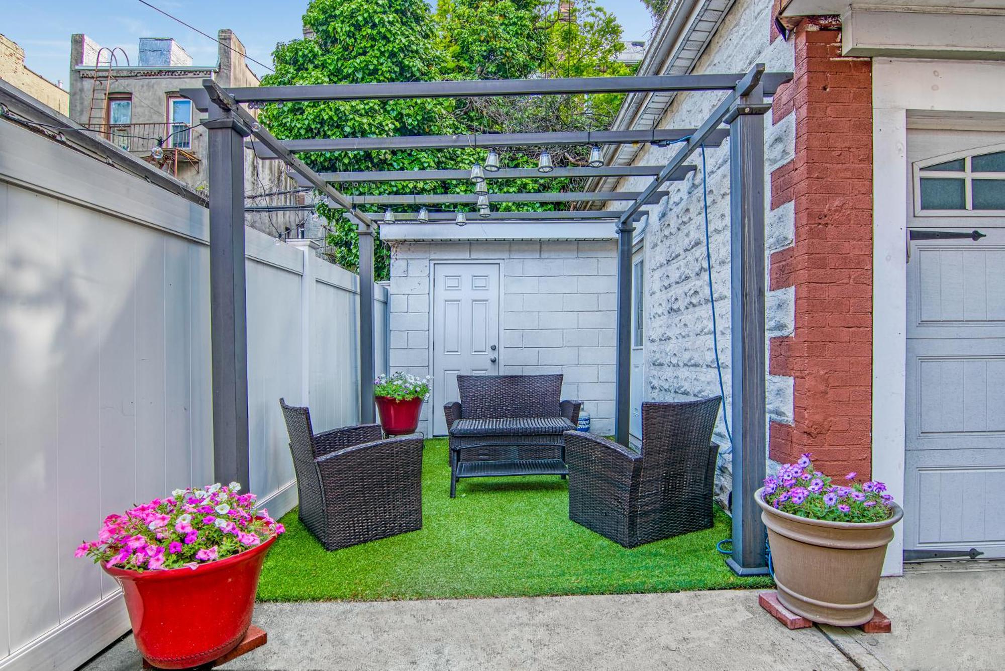 Prime Location, King Beds, Outdoor Space, Bbq Grill, Free Parking, Wifi, Luxe New York