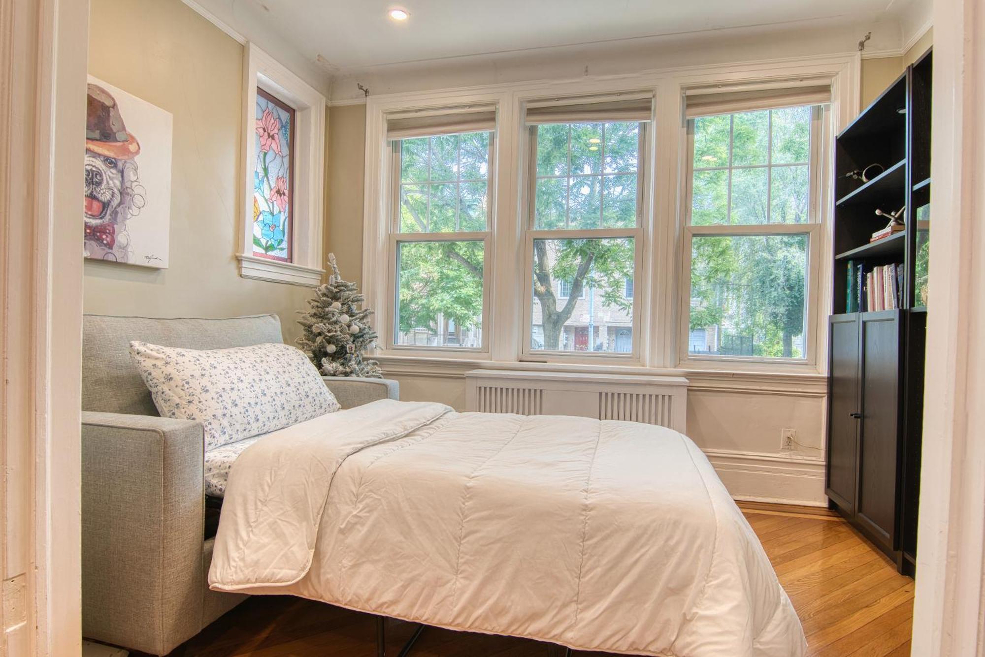 Prime Location, King Beds, Outdoor Space, Bbq Grill, Free Parking, Wifi, Luxe * New York