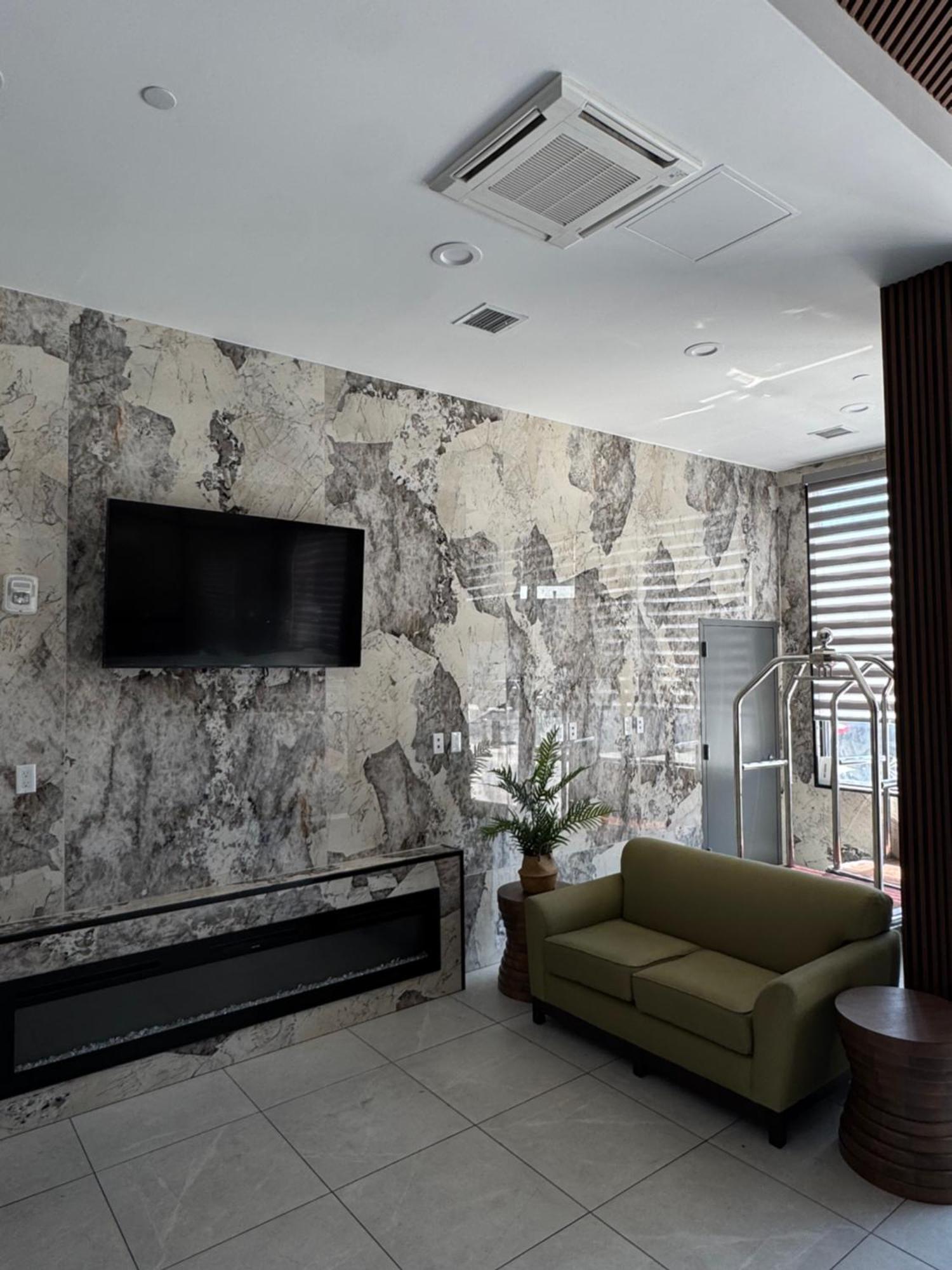 Capital Long Island Hotel 4*