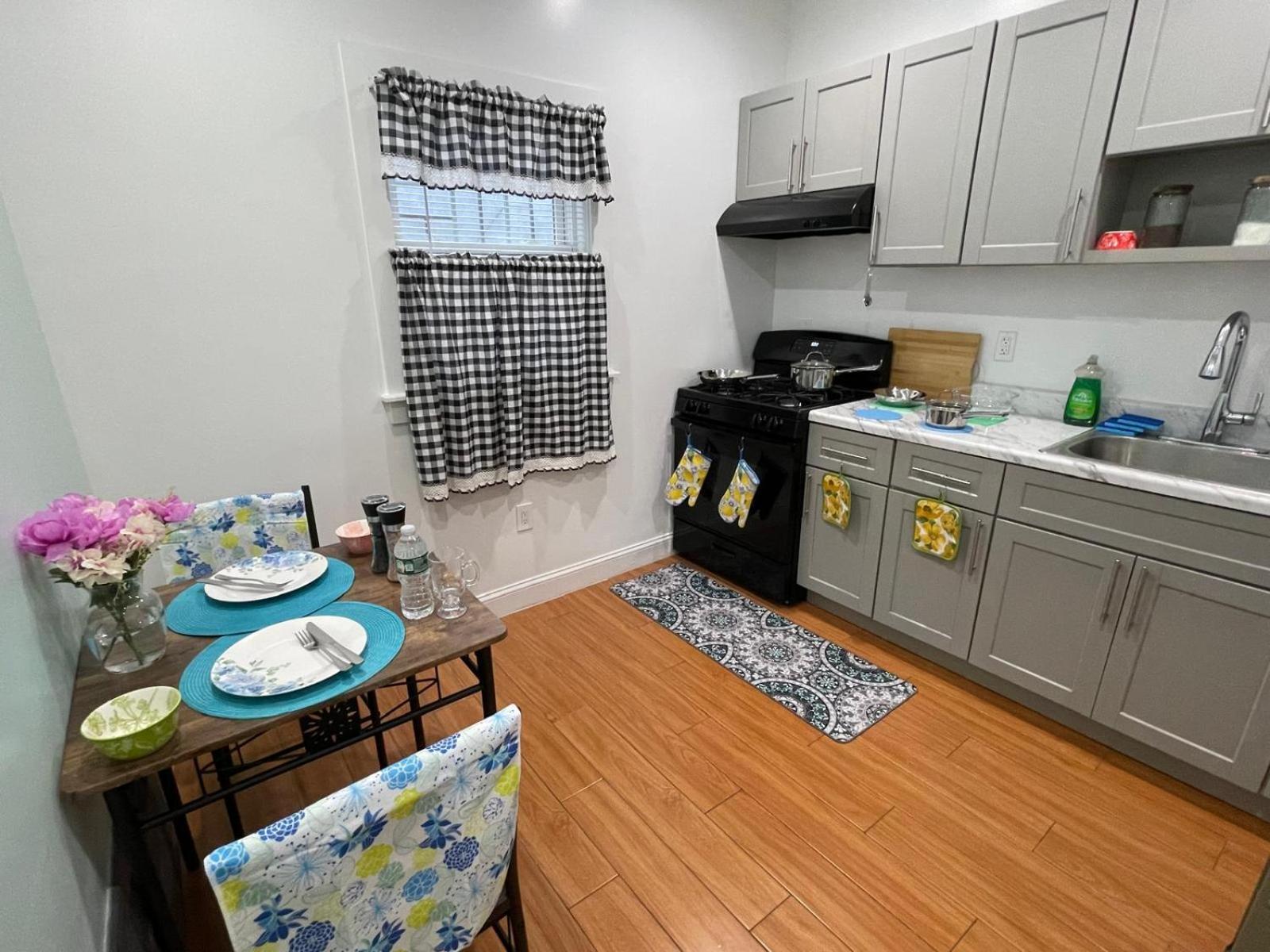 Luxury With Attached-bath Near Jfk Ny Privatunterkunft