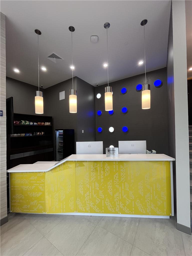 Glo Western Bronx Nyc Hotel New York