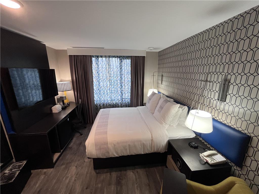Glo Western Bronx Nyc Hotel