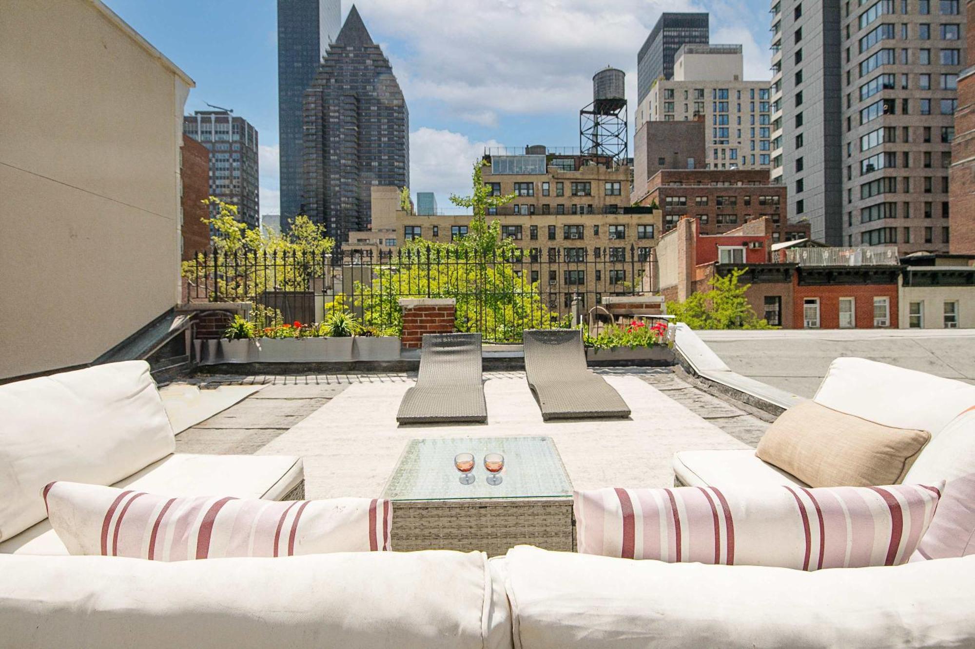 Designer In Diplomat District Appartement