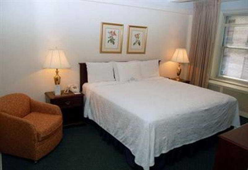 Salisbury Hotel 3*