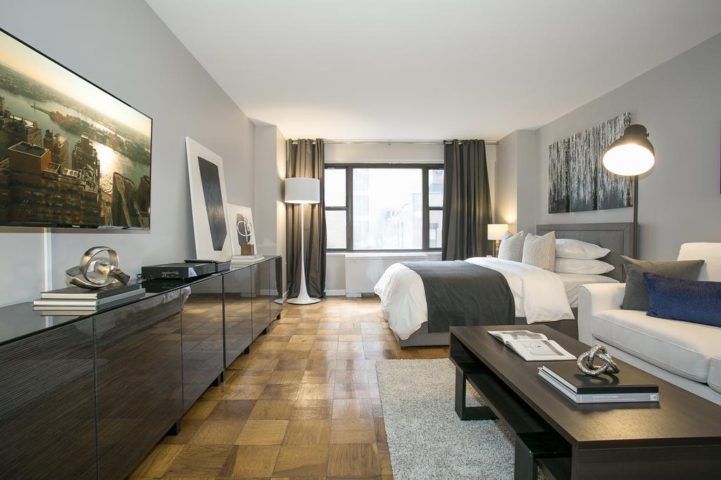Modern Studio - Midtown East L